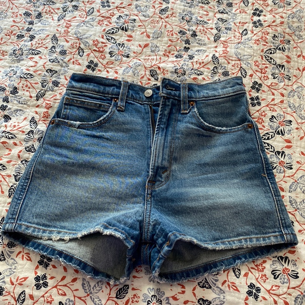 Abercrombie & Fitch mom shorts